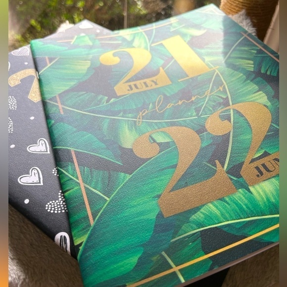 🟢DONATING 12/15!🟢 2 NEW Planners Botanical & Heart Calendars NWT - Picture 6 of 15